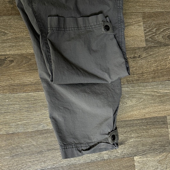 L.L. Bean Ripstop crops, medium - Picture 8 of 9